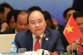 Thủ tướng Nguyễn Xuân Phúc phát biểu khai mạc Hội nghị Cấp cao CLV 10. (Ảnh: TTXVN)