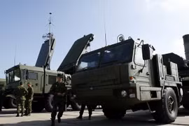 Hệ thống tên lửa S-400 Triumph của Nga tại Elektrostal. (Nguồn: AFP/TTXVN)