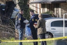 Lực lượng chức năng điều tra tại hiện trường một vụ nổ ở Austin. (Nguồn: TNS/TTXVN)