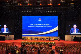 Phó Tổng thống Myanmar U Henry Van Thio phát biểu tại Phiên toàn thể. (Ảnh: TTXVN)