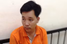 Say rượu, tài xế đấm đá, nhổ nước bọt vào Cảnh sát giao thông