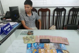 Tự làm thẻ ATM giả để chiếm đoạt tài sản các ngân hàng 