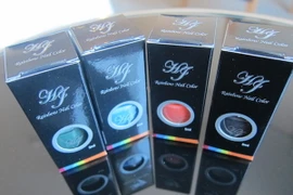 [Video] Hoa mắt với sơn móng tay "phù thuỷ" đổi màu theo nhiệt độ 