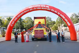 Lễ xuất container macca Đắk Lắk đầu tiên vào thị trường Hàn Quốc. (Ảnh: Hoài Thu/TTXVN)