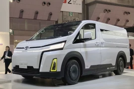 Một mẫu xe điện của Toyoto được giới thiệu tại Tokyo (Nhật Bản) hồi năm ngoái. (Ảnh: Kyodo/TTXVN)