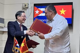 Hội Nông dân Việt Nam và Hội Tiểu nông Cuba ký Biên bản ghi nhớ hợp tác giai đoạn 2025-2030. (Ảnh: Mai Phương/TTXVN)