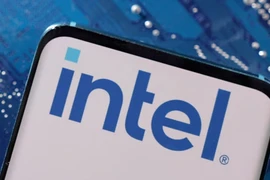 Intel cho biết nhu cầu sản xuất chip AI đang tăng lên khi các công ty chạy đua tung ra các sản phẩm hỗ trợ AI. (Nguồn: Financial Times)