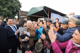 Tổng Bí thư Nguyễn Phú Trọng với nhân dân xã Tây An, huyện Tiền Hải (tỉnh Thái Bình), ngày 1/2/2018. (Ảnh: Trí Dũng/TTXVN)