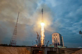 Tên lửa Soyuz 2.1b mang theo tàu thăm dò Mặt Trăng Luna-25 được phóng từ sân bay vũ trụ Vostochny ở vùng Viễn Đông (Nga), ngày 11/8/2023. (Ảnh: AFP/TTXVN)