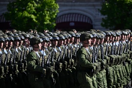 Binh sỹ Nga tham gia diễu binh kỷ niệm 78 năm Chiến thắng trong Chiến tranh Vệ quốc Vĩ đại ở Thủ đô Moskva, tháng 5/2023. (Ảnh: Anadolu Agency/TTXVN)