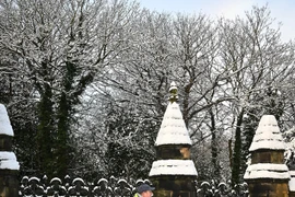 Tuyết bao phủ tại Birkenhead, Tây Bắc vùng England ngày 16/1/2024. (Ảnh: AFP/TTXVN)