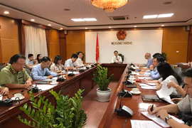 Bộ trưởng Trần Tuấn Anh chủ trì hội nghị triển khai về chống lẩn tránh biện pháp phòng vệ thương mại và gian lận xuất xứ. (Ảnh: Xuân Quảng/Vietnam+)