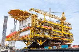 Hạ thủy khối thượng tầng giàn Công nghệ trung tâm Hải Thạch - PQP-HT. (Ảnh: PV/Vietnam+)