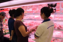 Thành phố Hà Nội cho biết đã triển khai các giải pháp để đảm bảo bình ổn thị trường và giá cả dịp Tết. (Ảnh: Đức Duy/Vietnam+)
