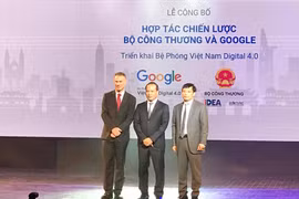 Lãnh đạo Bộ Công Thương và đại diện Google tại lễ công bố hợp tác mở rộng chương trình Bệ Phóng Việt Nam Digital 4.0. (Ảnh: Đức Duy/Vietnam+)