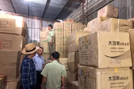 Lực lượng chức năng Thành phố Hồ Chí Minh đang kiểm tra kho hàng. (Ảnh: moit.gov.vn)
