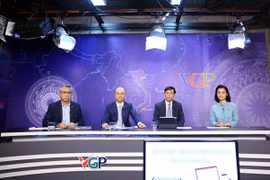 Các diễn giả tại tọa đàm Thanh toán điện tử do Cổng thông tin điện tử Chính phủ tổ chức. (Ảnh: Đức Duy/Vietnam+)
