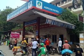 Một cây xăng trên phố Minh Khai, Hà Nội bị phát hiện có gian lận về kinh doanh xăng dầu. (Ảnh: Đức Duy/Vietnam+)