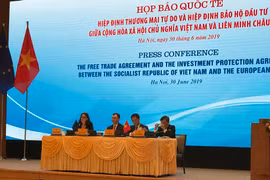 Họp báo quốc tế Hiệp định Thương mại tự do - EVFTA và Hiệp định Bảo hộ đầu tư EVIPA. (Ảnh: Đức Duy/Vietnam+)