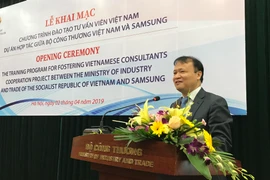 Thứ trưởng Bộ Công Thương Đỗ Thắng Hải cho hay, các hoạt động đào tạo của Samsung giúp gia tăng số doanh nghiệp Việt Nam trở thành nhà cung ứng cấp 1 cho tập đoàn này. (Ảnh: Đức Duy/Vietnam+)