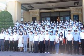Đoàn cán bộ y tế tham gia hỗ trợ hành phố Hồ Chí Minh và Đồng Tháp chống dịch. (Ảnh: Tường Vi/TTXVN)