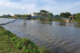 Con sông tại xã Nam Tiến, huyện Nam Trực, Nam Định nơi một học sinh lớp 12 trường THPT Nguyễn Du bị đuối nước. (Ảnh: Công Luật/TTXVN)