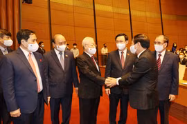 Tổng Bí thư Nguyễn Phú Trọng với các đồng chí lãnh đạo Đảng, Nhà nước tại Lễ khai mạc. (Ảnh: Trí Dũng/TTXVN)