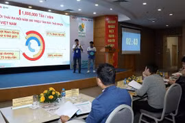 Các tác giả trình bày dự án khởi nghiệp của mình tại Festival khởi nghiệp 2021. (Ảnh: Phan Tuấn Anh/TTXVN)