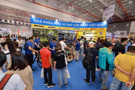 Dự báo năm 2024, thị trường đồ thể thao sẽ tăng trưởng 2,9%. (ẢNh: PV/Vietnam+)