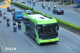 Dự kiến đến năm 2035, tỷ lệ chuyển đổi phương tiện sử dụng điện, năng lượng xanh của Hà Nội đạt 100% tổng số phương tiện được chuyển đổi. (Ảnh: TTXVN)