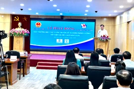 Thứ trưởng Nguyễn Sinh Nhật Tân phát biểu tại Lễ phát động Giải báo chí về tiết kiệm năng lượng. (Ảnh: Đức Duy/Vietnam+)