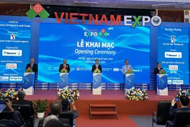 Các đại biểu tại Lễ khai mạc hội chợ thương mại quốc tế Vietnam Expo 2024 sáng 3/4, tại Hà Nội. (Ảnh: Xuân Quảng/Vietnam+)