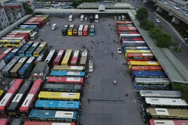 Các phương tiện xe khách tại một bến xe Hà Nội. (Ảnh: PV/Vietnam+)