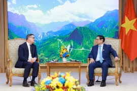 Thủ tướng Phạm Minh Chính tiếp Thủ hiến bang Hessen (Đức) Boris Rhein. (Ảnh: Dương Giang/TTXVN)