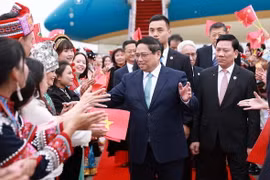Lễ đón Thủ tướng Phạm Minh Chính đến Côn Minh, tỉnh Vân Nam bắt đầu chuyến tham dự Hội nghị Thượng đỉnh Hợp tác tiểu vùng Mekong mở rộng (GMS) lần thứ 8. (Ảnh: Dương Giang/TTXVN)