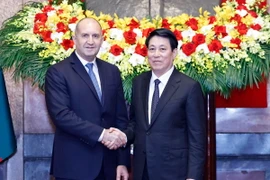 Chủ tịch nước Lương Cường và Tổng thống Cộng hòa Bulgaria Rumen Radev. (Ảnh: Lâm Khánh/TTXVN)