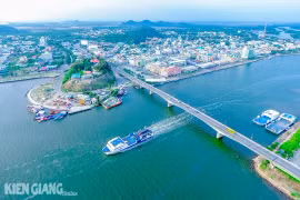 Một góc Hà Tiên nhìn từ trên cao. (Nguồn: Báo Kiên Giang)