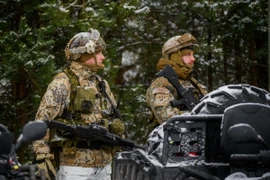 Binh sỹ NATO tham gia cuộc tập trận tại Adazi, Latvia. (Ảnh: AFP/TTXVN)