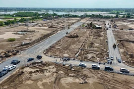 Khu đất được bố trí xây dựng khu tái định cư cho các hộ dân bị ảnh hưởng bởi dự án Khu công nghiệp VSIP Cần Thơ nhìn từ trên cao. (Ảnh: Thanh Liêm/TTXVN)