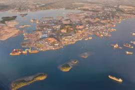 Cây cầu nối hai hòn đảo trên Eo biển Malacca. (Nguồn: Reuters)