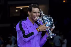 Khoảng khắc khó quên trong ngày Nadal áp sát kỷ lục của Federer