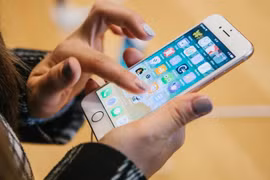 Điện thoại iPhone bị tấn công. (Nguồn: CNN)