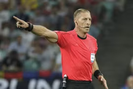 Trọng tài Nestor Pitana bắt chính trận khai mạc Copa America. (Nguồn: EFE)