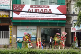Chi nhánh Công ty Cổ phần Địa ốc đầu tư và phát triển 108 (Tập đoàn Địa ốc Alibaba) khai trương trái phép tại thành phố Biên Hòa (Đồng Nai). (Ảnh: Sỹ Tuyên/TTXVN)