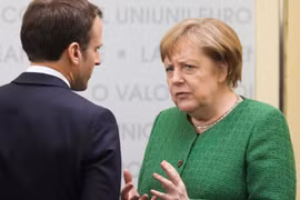 Tổng thống Pháp Macron (trái) và Thủ tướng Đức Merkel. (Nguồn: EPA)