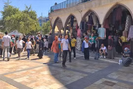 Người dân ở thành phố Denizli. (Nguồn: aydinlik.com.tr)