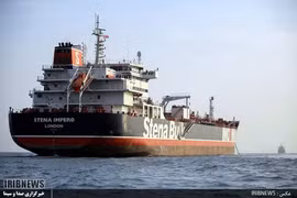 Tàu chở dầu Stena Impero treo cờ Anh neo gần cảng Bandar Abbas, Iran, ngày 22/7. (Ảnh: AFP/TTXVN)