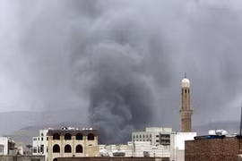 Hiện trường một vụ không kích tại Yemen. (Nguồn: Freedom Online)