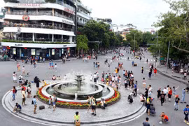 Phố đi bộ quanh hồ Hoàn Kiếm. (Ảnh: Danh Lam/TTXVN)