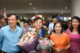 Thí sinh Trịnh Duy Hiếu, THPT chuyên Bắc Giang giành huy chương bạc. (Ảnh: Thanh Tùng/TTXVN)